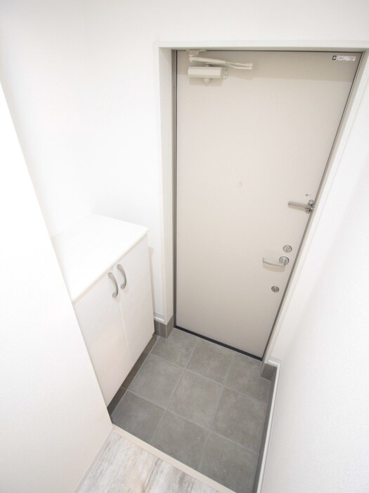 物件内観写真9　(玄関)