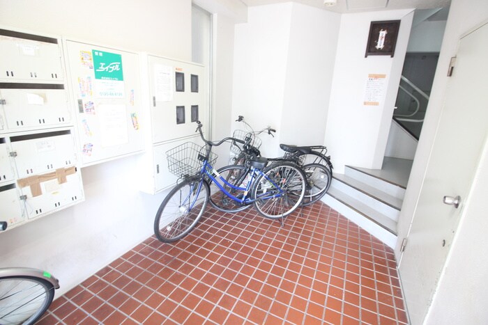 マンション本多の駐輪場