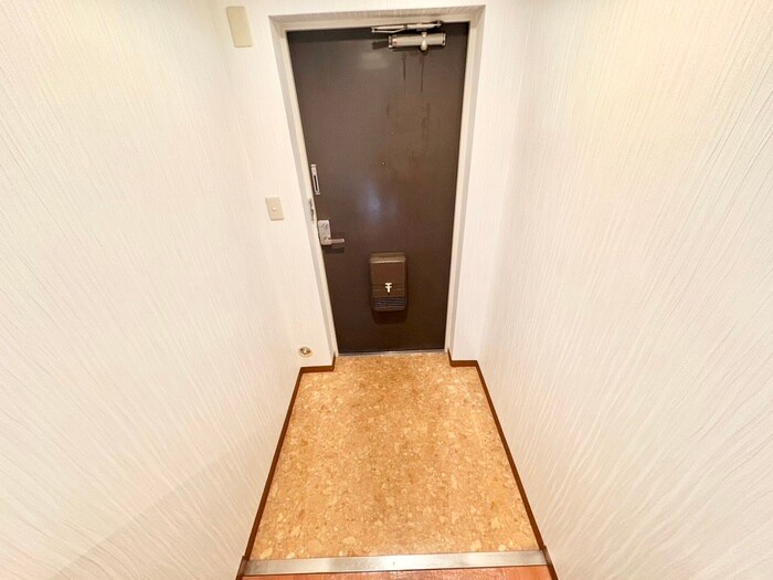物件内観写真7　(玄関)