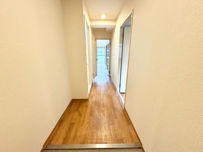 物件内観写真9　(廊下)