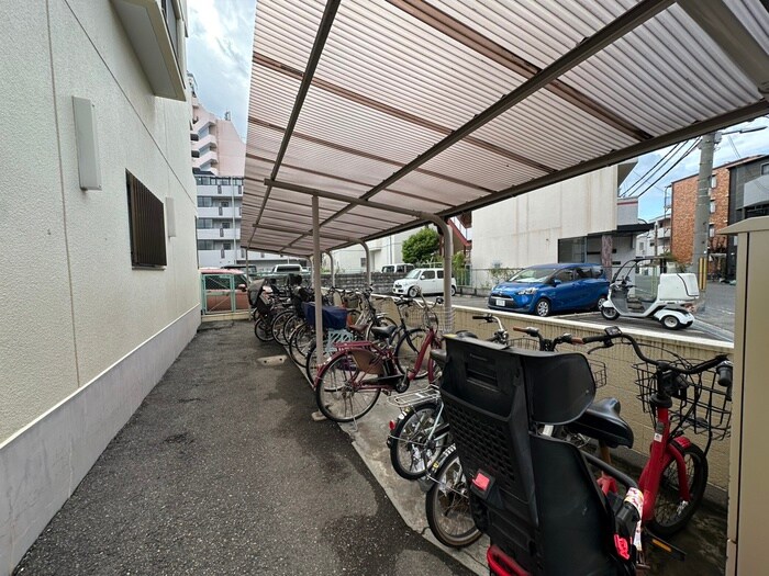 物件外観写真6　(駐輪場)