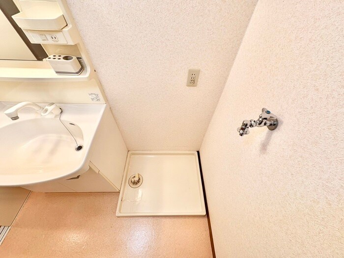 物件内観写真11　(洗濯機置場)