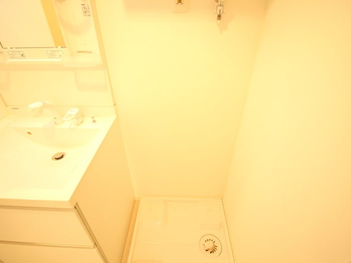 物件内観写真16　(洗濯機置場)