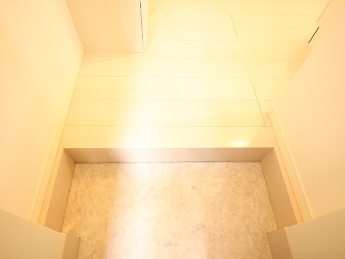 物件内観写真18　(玄関)