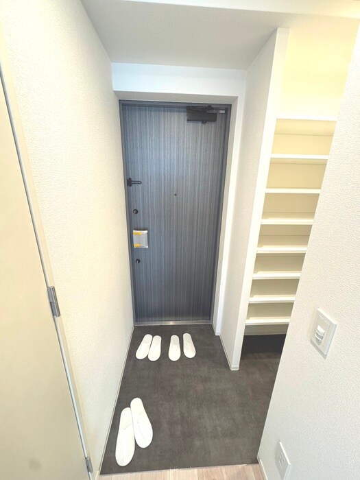 物件内観写真16　(玄関)