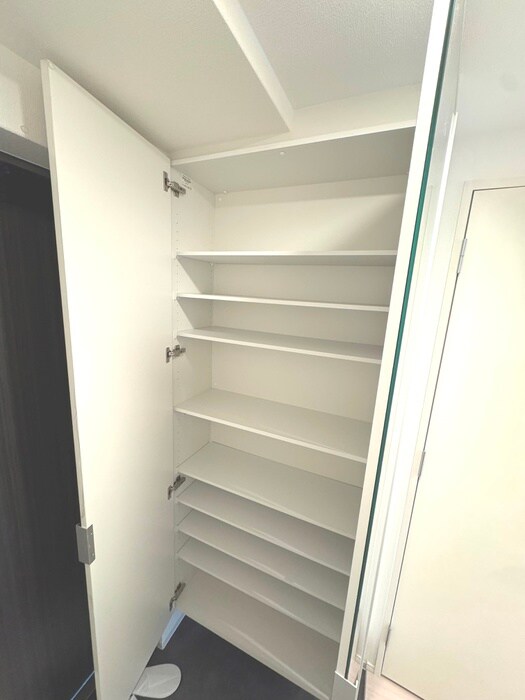 物件内観写真18　(靴箱)