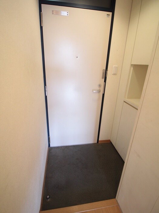 物件内観写真18　(玄関)