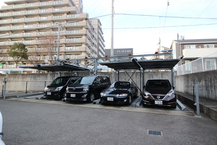 物件外観写真6　(駐車場)