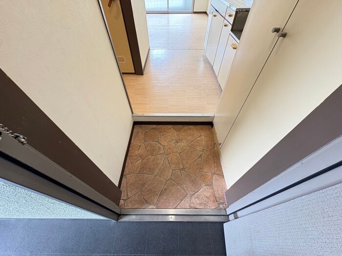 物件内観写真9　(玄関)