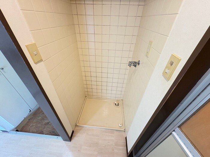 物件内観写真15　(洗濯機置場)