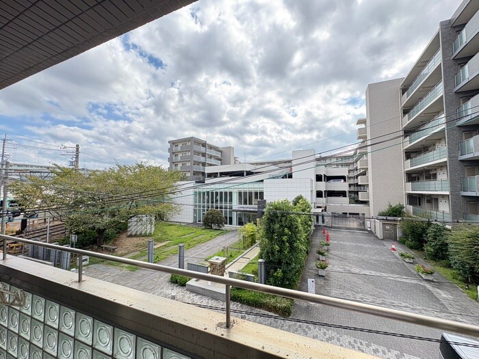 物件内観写真22　(室内からの展望)