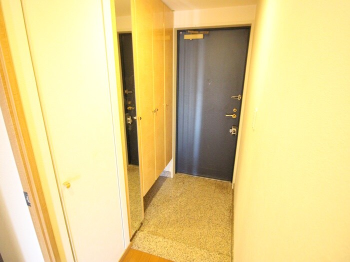 物件内観写真16　(玄関)