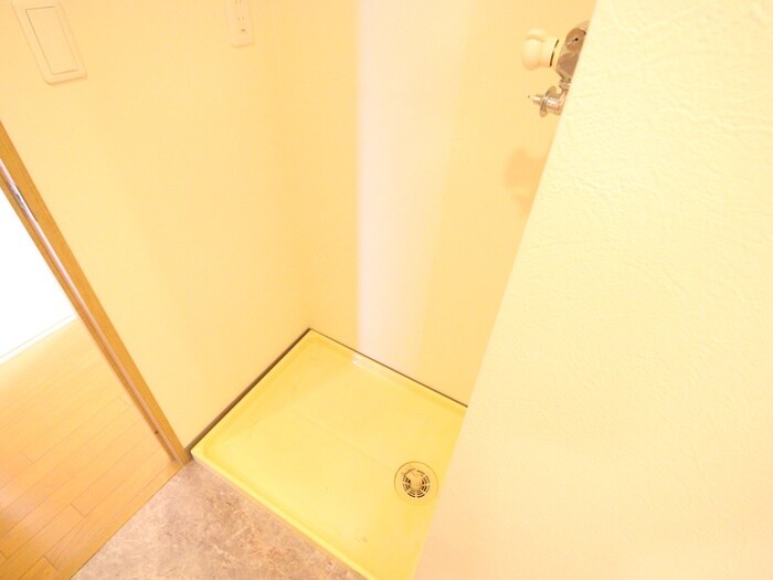 物件内観写真19　(洗濯機置場)