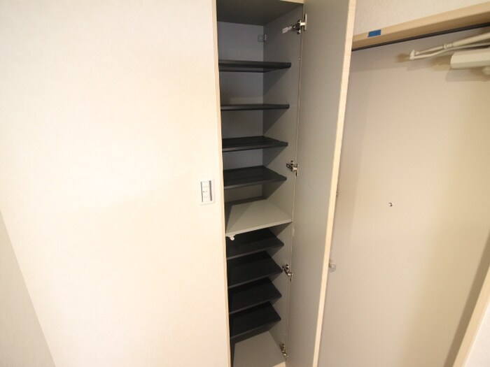 物件内観写真14　(靴箱)