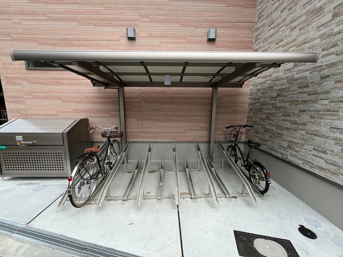 物件外観写真3　(駐輪場)