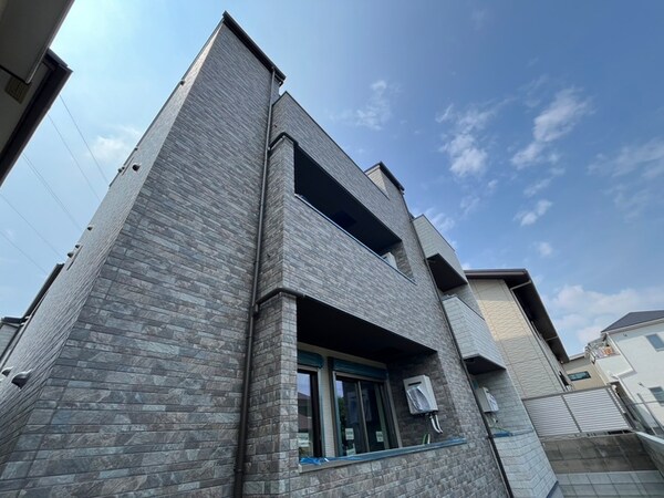 建築中