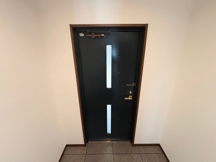 物件内観写真11　(玄関)