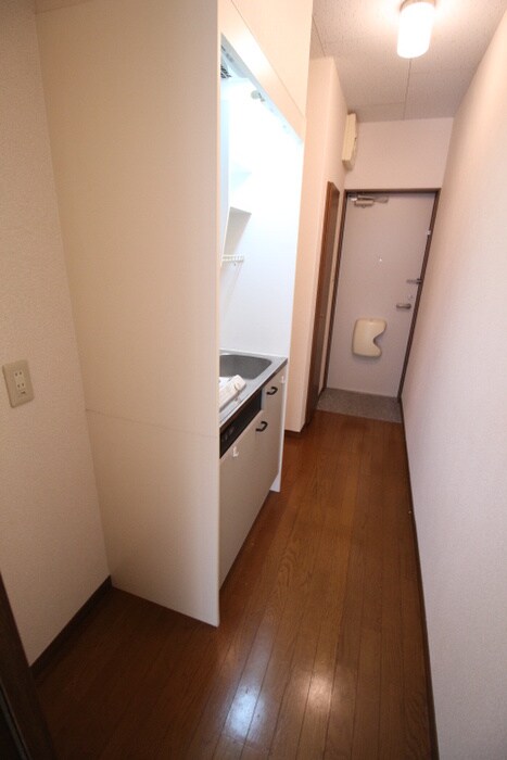 物件内観写真14　(廊下)