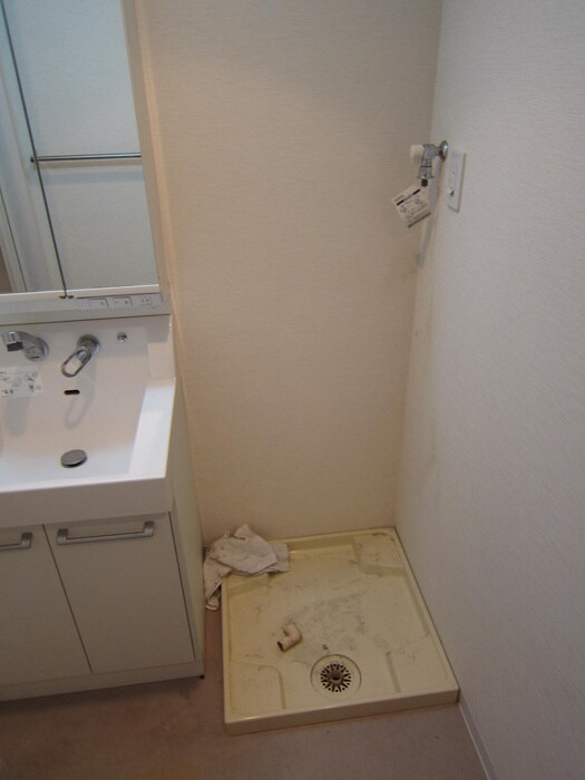 物件内観写真7　(洗濯機置場)