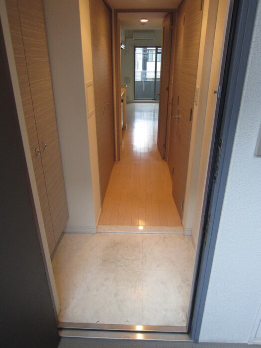 物件内観写真12　(玄関)