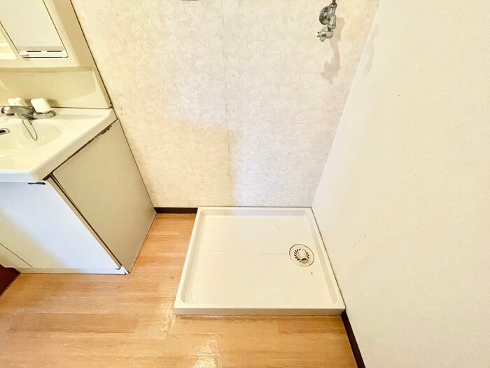 物件内観写真18　(洗濯機置場)