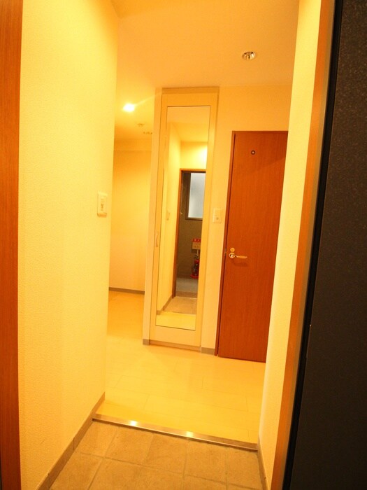 物件内観写真7　(玄関)
