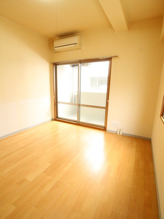 物件内観写真15　(居室)