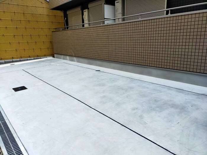 物件外観写真2　(駐輪場)