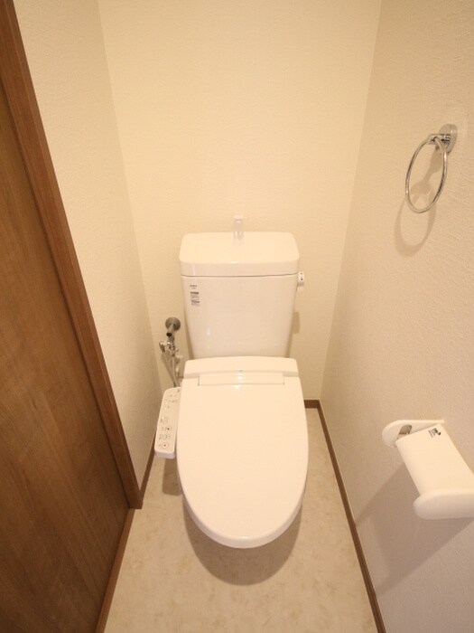 物件内観写真8　(トイレ)