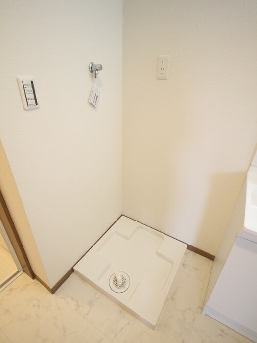 物件内観写真17　(洗濯機置場)