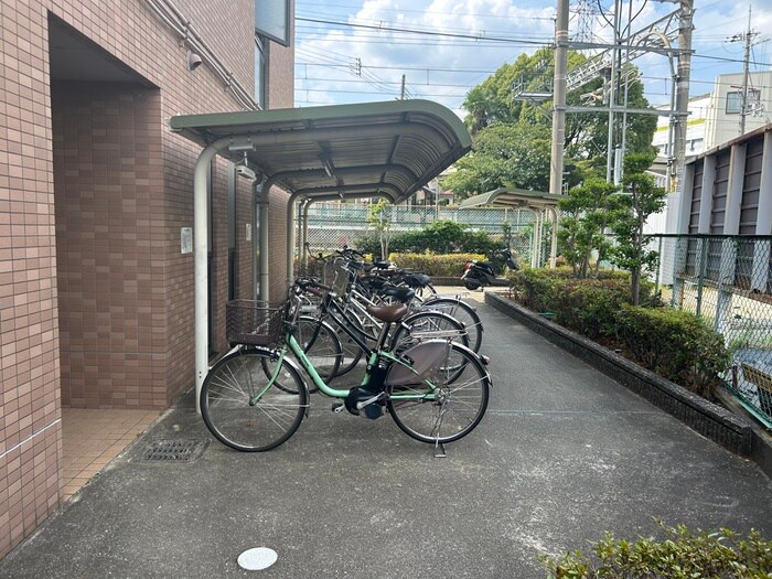 物件外観写真3　(駐輪場)