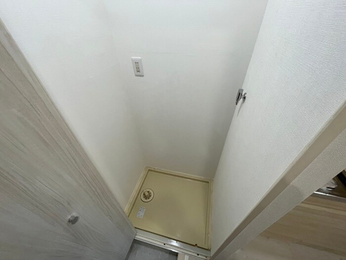 物件内観写真15　(洗濯機置場)