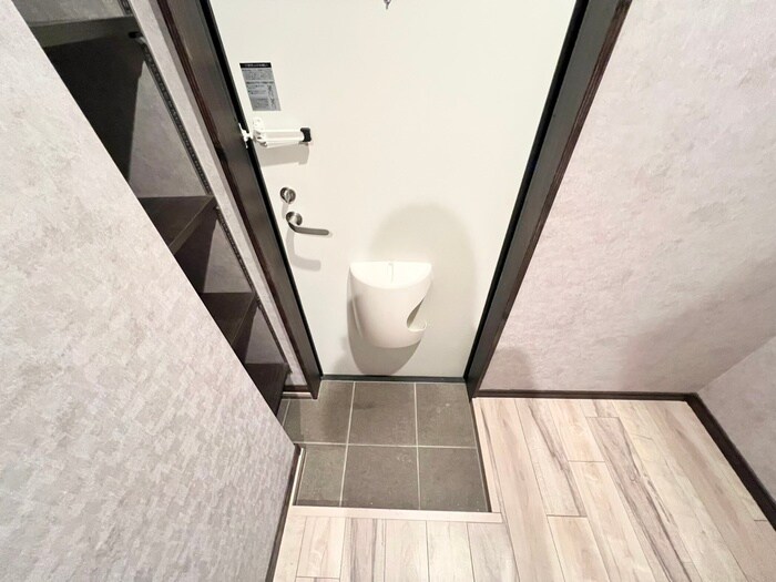 物件内観写真18　(玄関)