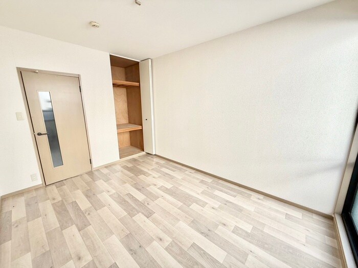 物件内観写真9　(居室)