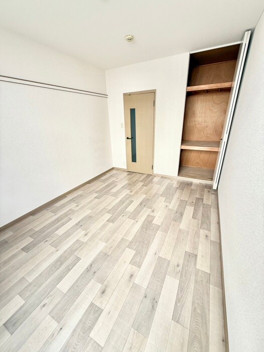 物件内観写真11　(居室)