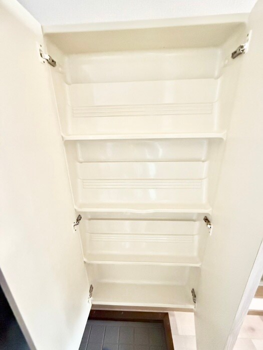 物件内観写真15　(靴箱)