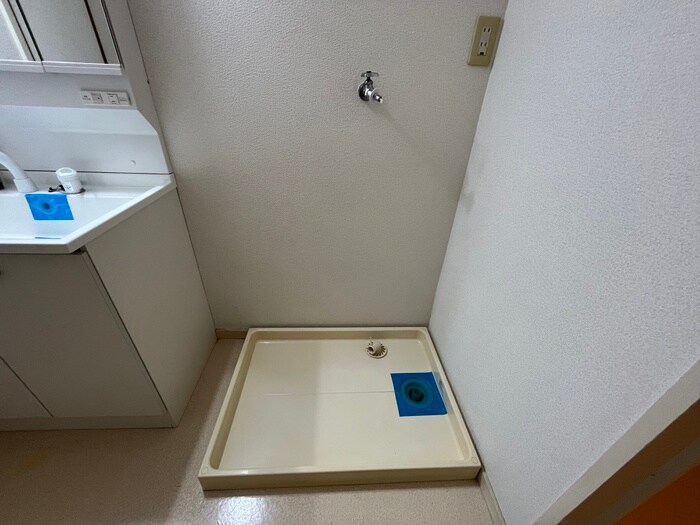 物件内観写真10　(洗濯機置場)