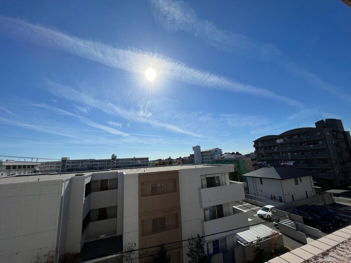 物件内観写真17　(室内からの展望)