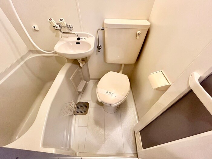 物件内観写真14　(トイレ)