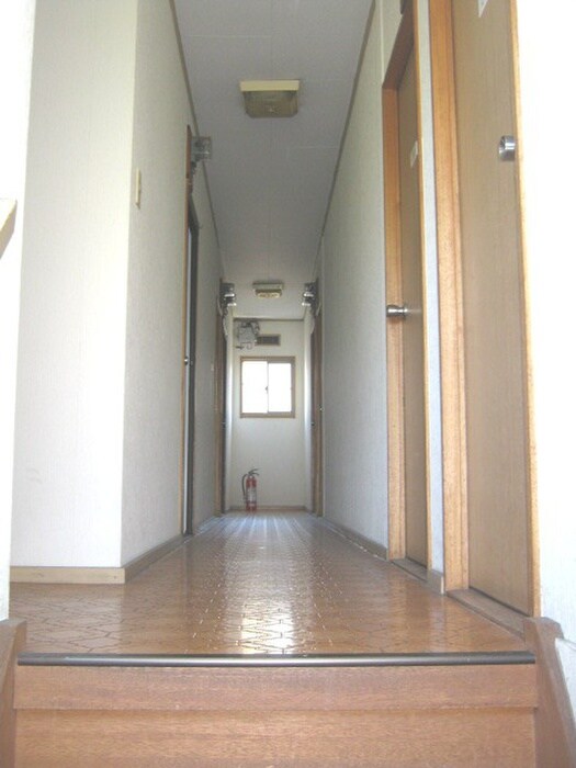 物件内観写真6　(廊下)