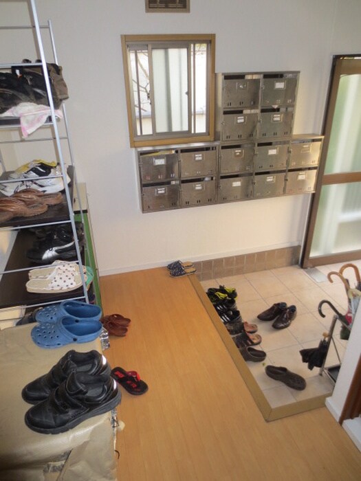 物件内観写真11　(玄関)