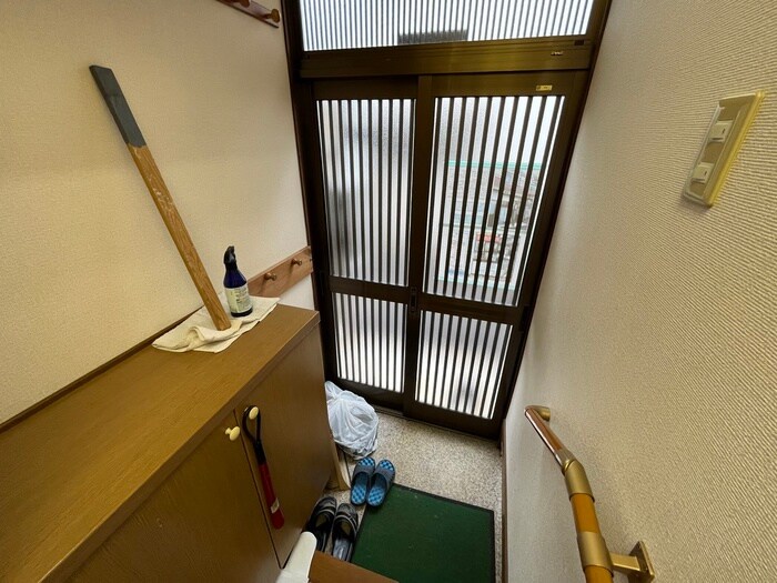 物件内観写真17　(玄関)