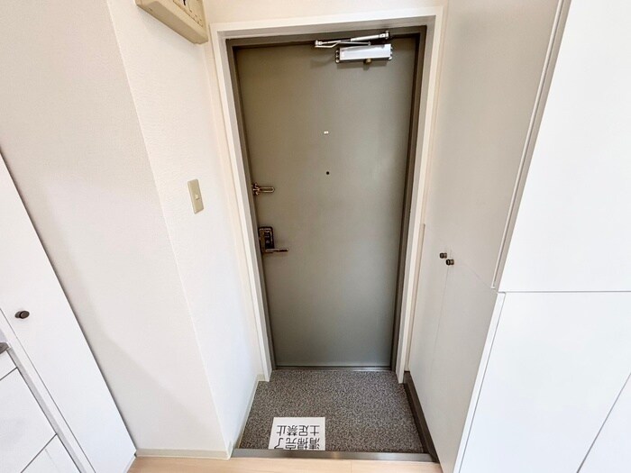 物件内観写真14　(玄関)