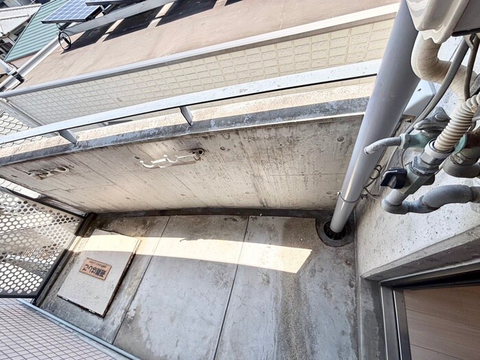 物件内観写真16　(洗濯機置場)