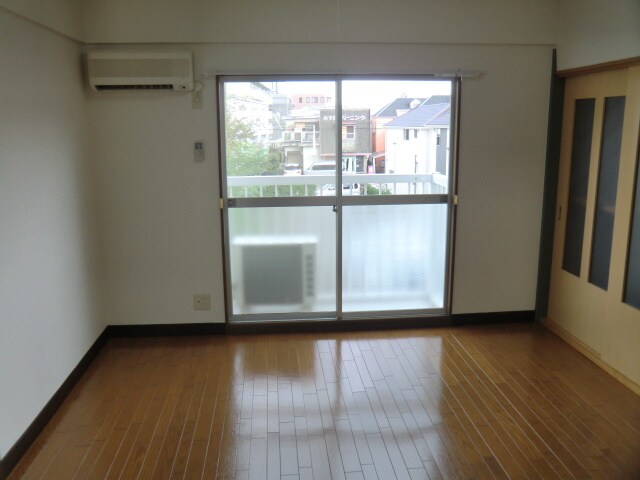 物件内観写真8　(居室)