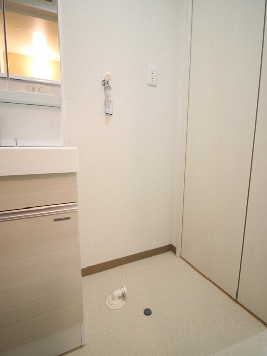 物件内観写真12　(洗濯機置場)