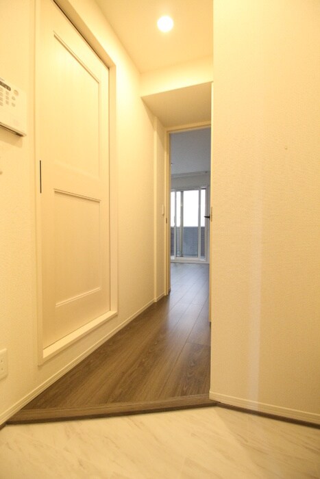 物件内観写真7　(玄関)