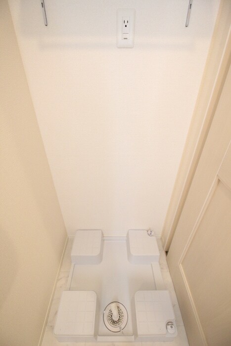 物件内観写真13　(洗濯機置場)