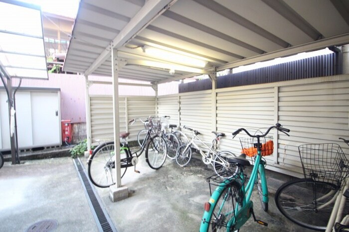 物件外観写真5　(駐輪場)
