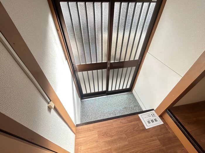 物件内観写真7　(玄関)